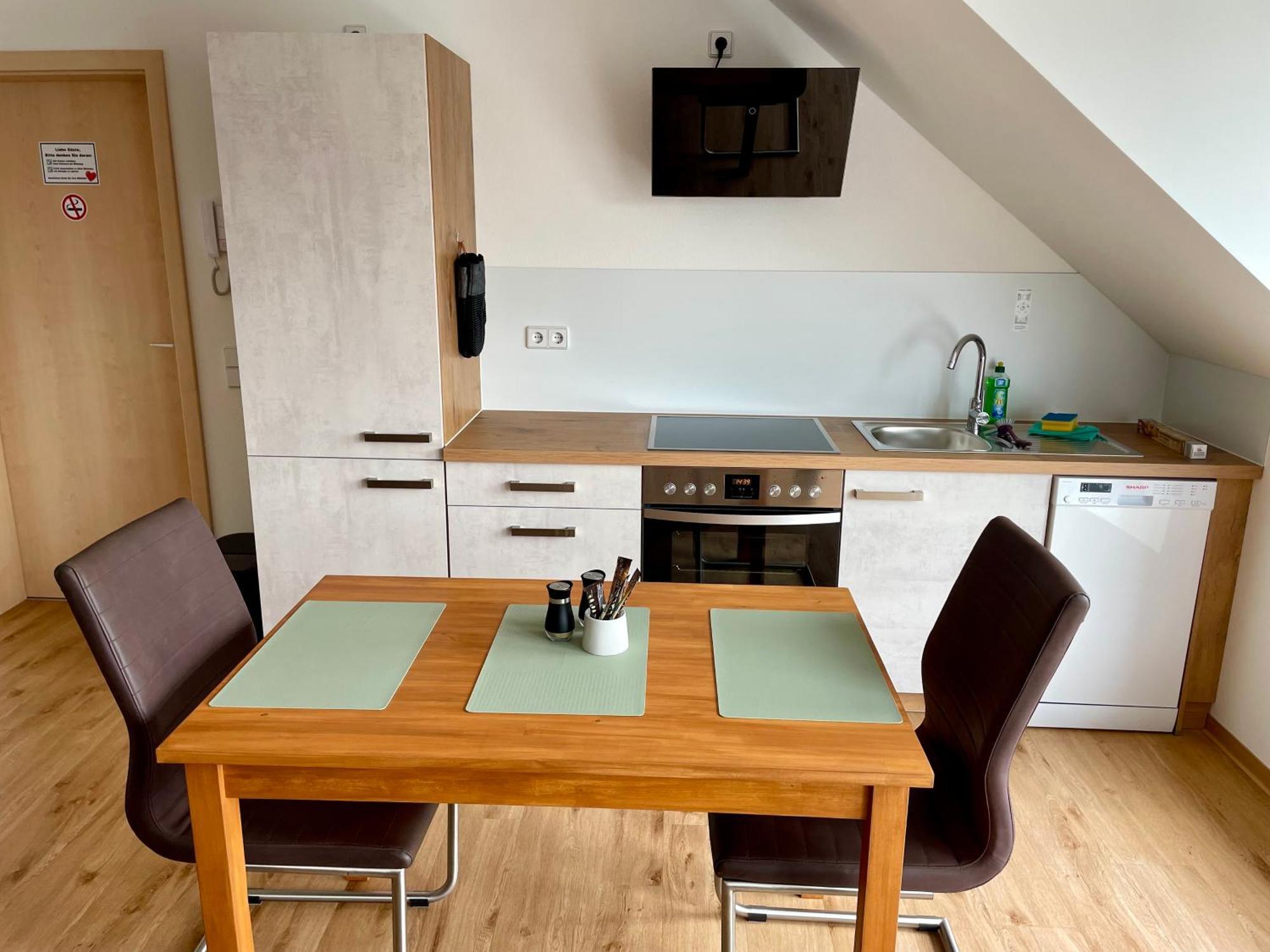Stadtoase Geraeumige Gaestewohnungen Mit Balkon, Komfort, Modernitaet Und Ruhe, Fuer Monteure Geeignet, Free Wifi Frankenberg Extérieur photo